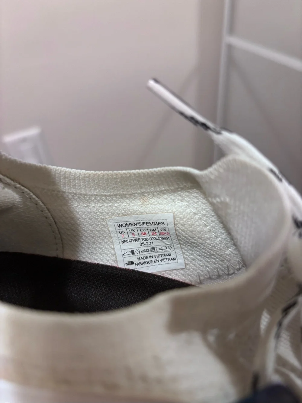 The North Face White VECTIV Mesh Trail Sneakers Pride Women’s 7